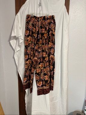 BloomChic Black palazzo Pants with Pink & Orange Paisley Floral Print